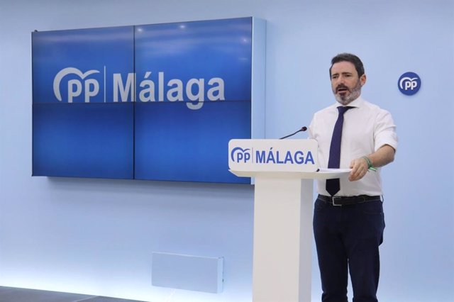 José Ramón Carmona, secretario general del PP de Málaga, en rueda de prensa