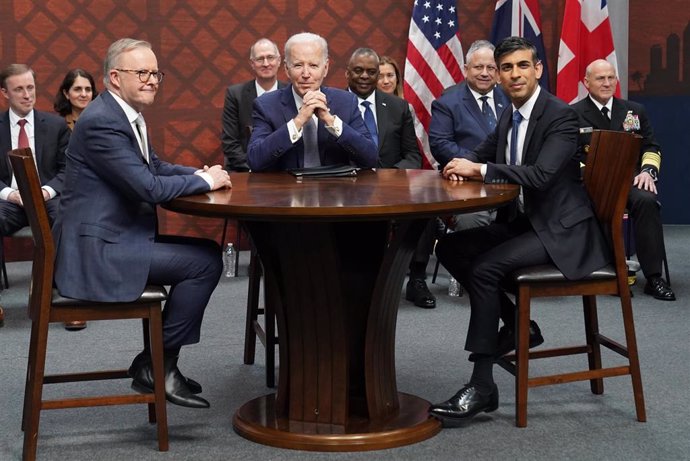 Reunión en San Diego (California) del primer ministro australiano, Anthony Albanese, el presidente estadounidense, Joe Biden, y el primer ministro británico, Rishi Sunak