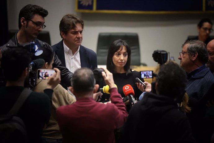 Mercedes González atiende a los medios de comunicación tras la reunión de la Junta Local de Seguridad de Fuenlabrada.