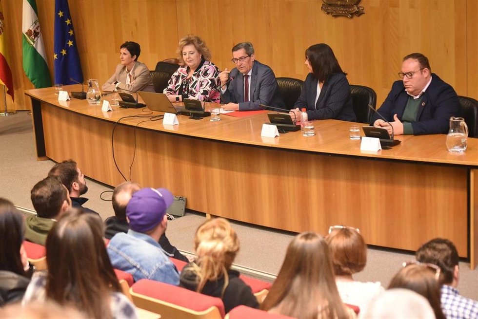 Jornada informativa sobre la convocatoria de subvenciones de la Diputación de Granada para entidades sin ánimo de lucro.