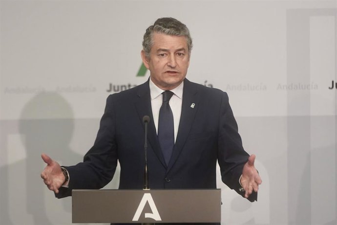 Archivo - El consejero de Presidencia, Interior y Diálogo Social de la Junta de Andalucía, Antonio Sanz, en la rueda de prensa posterior a la reunión semanal del Consejo de Gobierno en el Palacio de San Telmo, a 14 de marzo de 2023 en Sevilla
