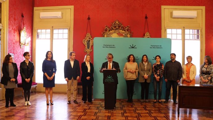 El Parlament firma el Pacto por el Bienestar Emocional y la Salud Mental de Baleares