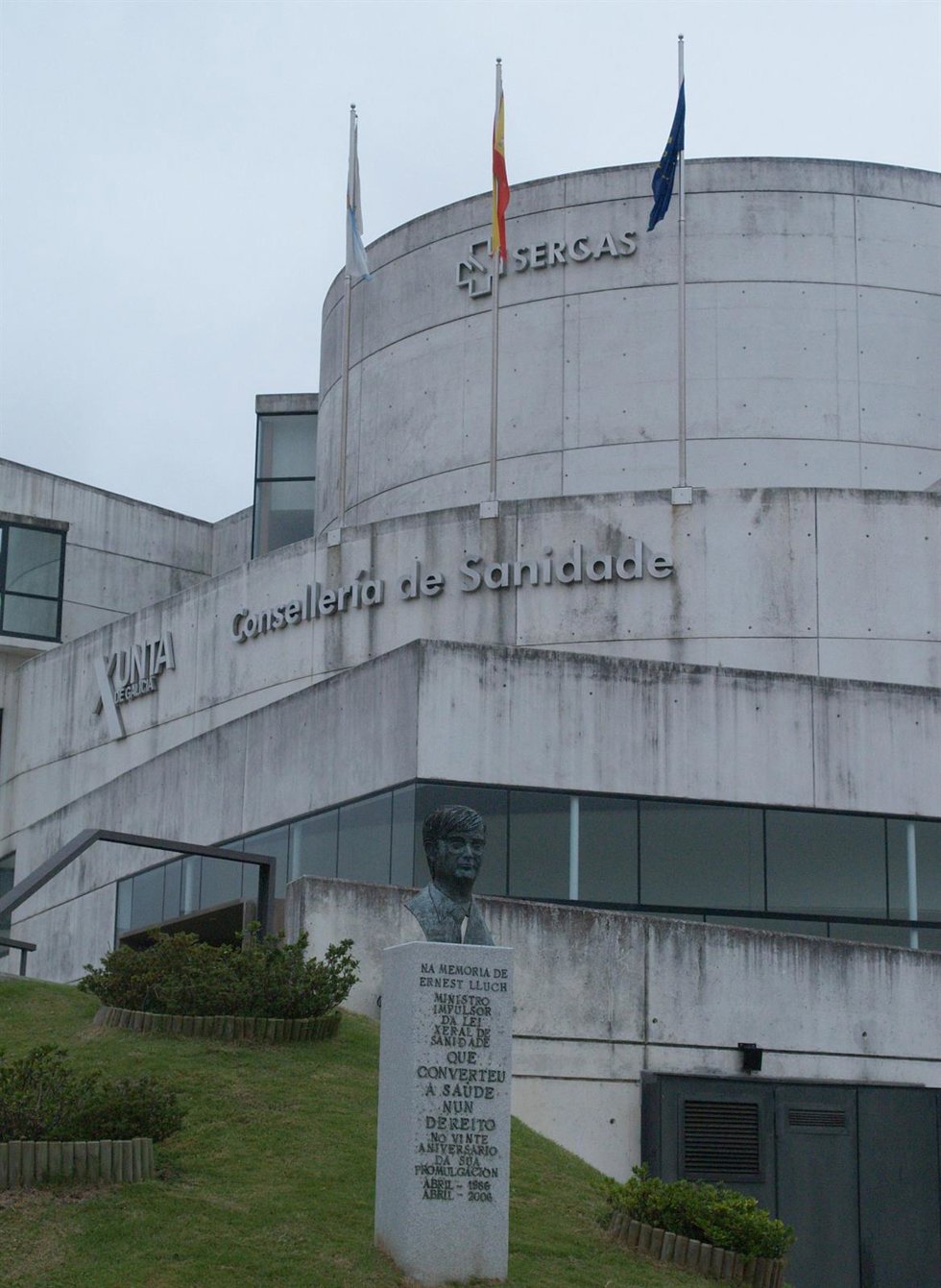 Archivo - Exterior del edificio que acoge la Consellería de Sanidad de Galicia (A Coruña)