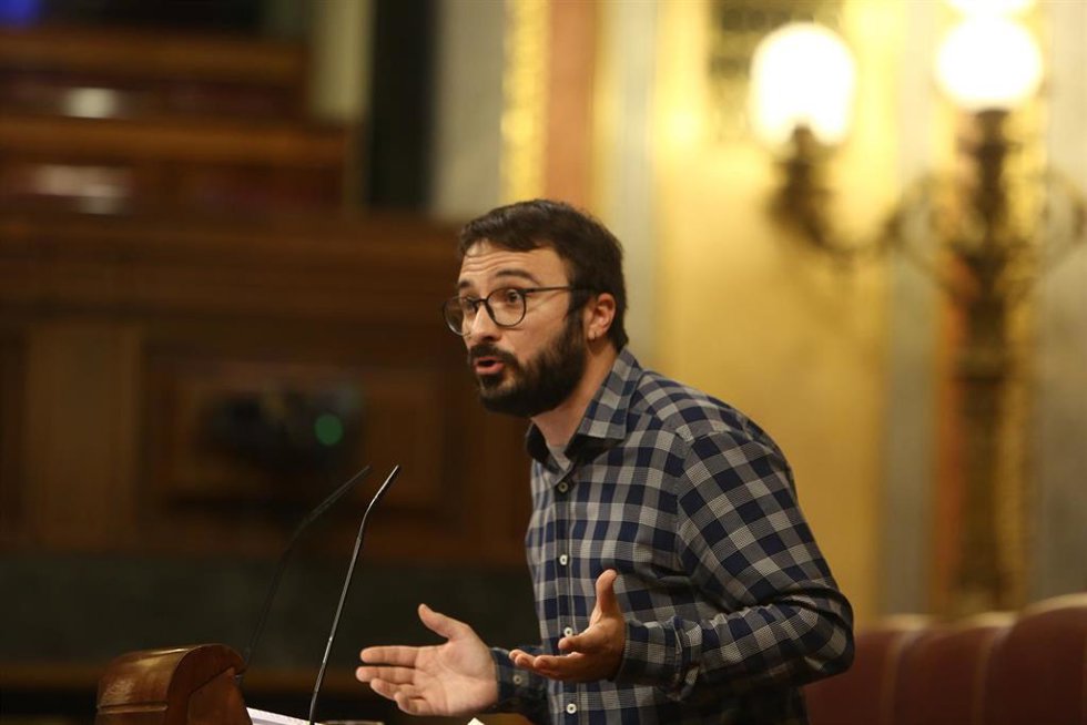 Archivo - El diputado de la CUP Albert Botranen un pleno del Congreso