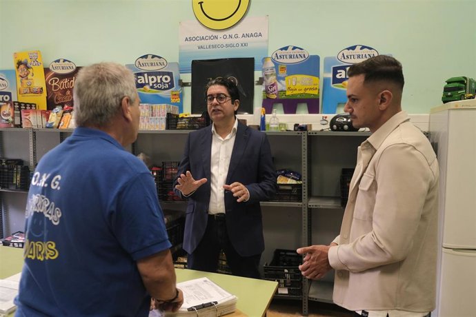 El presidente del Cabildo de Tenerife, Pedro Martín, y el consejero delegado de Participación Ciudadana y Diversidad, Nauzet Gugliotta