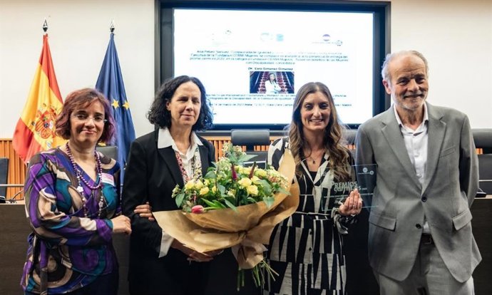 Archivo - CERMI reconoce a la diputada Sara Giménez