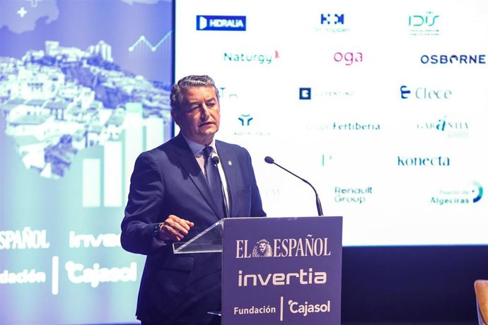 El consejero de la Presidencia, Interior, Diálogo Social y Simplificación Administrativa, Antonio Sanz, interviene en el acto, a 14 de marzo de 2023 en Sevilla, (Andalucía, España). El consejero de la Presidencia, Interior, Diálogo Social y Simplificaci