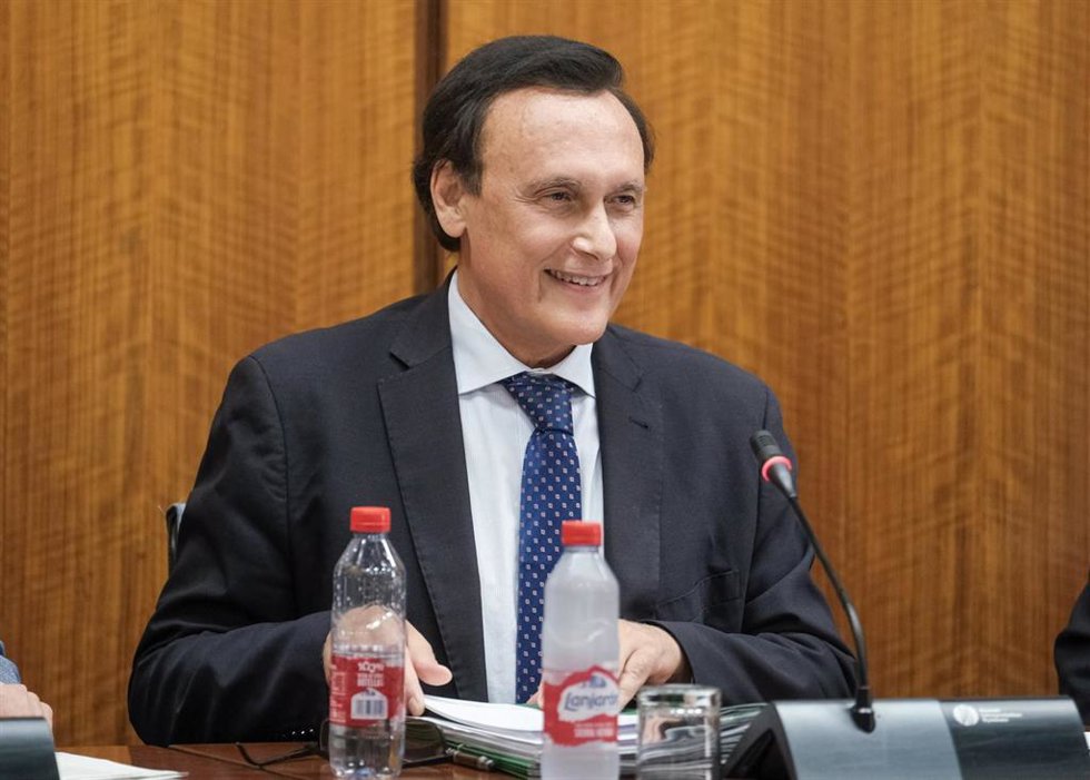 Archivo - El consejero de Universidad, Investigación e Innovación, José Carlos Gómez Villamandos, comparece en comisión parlamentaria. Archivo. 