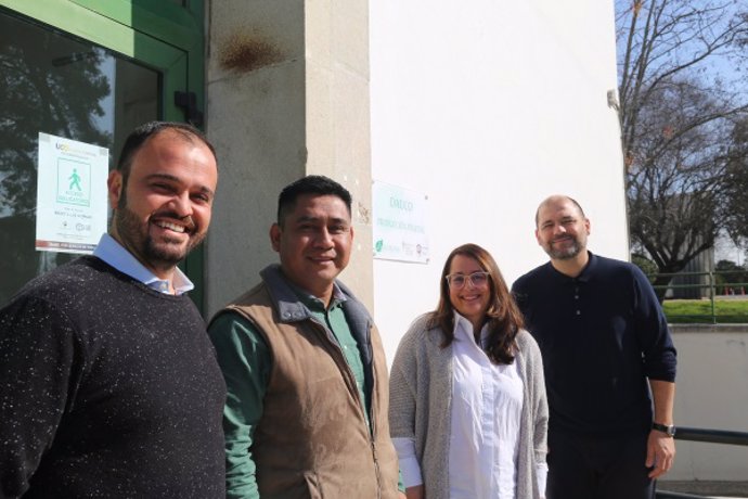 El equipo responsable del estudio, los investigadores de Dauco Meelad Yousef, Fabián García, María José García y Enrique Quesada.