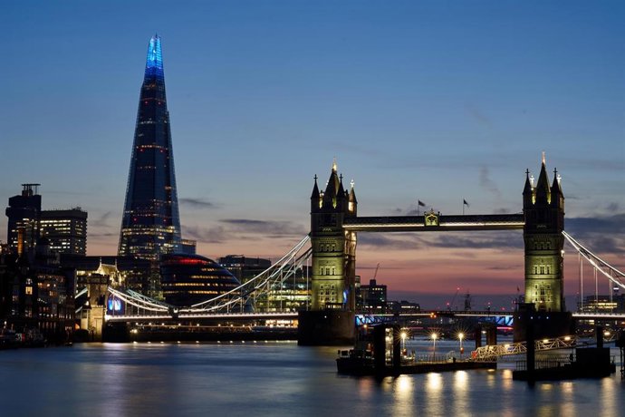 Archivo - Vista al atardecer de Londres.