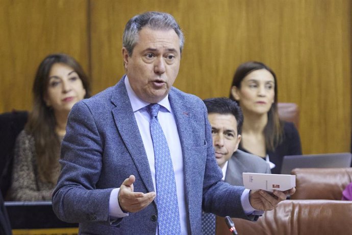 El secretario general del PSOE de Andalucía, Juan Espadas, en una imagen de archivo en el Parlamento de Andalucía. 