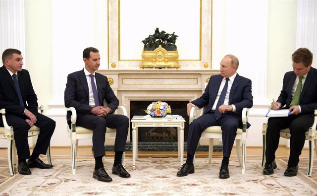 Archivo - El presidente sirio, Bashar al Assad, y su homólogo ruso, Vladimir Putin, en septiembre de 2021 