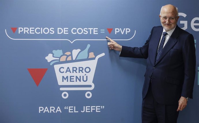 El presidente de Mercadona, Juan Roig, a su llegada a una rueda de prensa para informar sobre la situación actual y futura de los cinco Componentes de Mercadona, en el Centro de Coinnovación del Jarro, a 14 de marzo de 2023