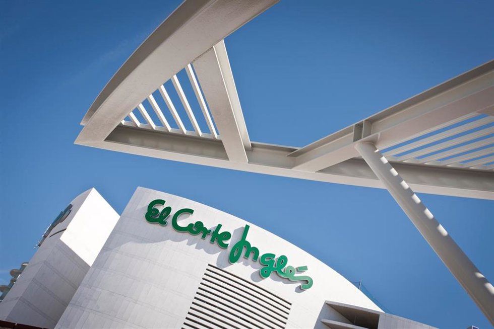 Archivo - Edificio de El Corte Inglés