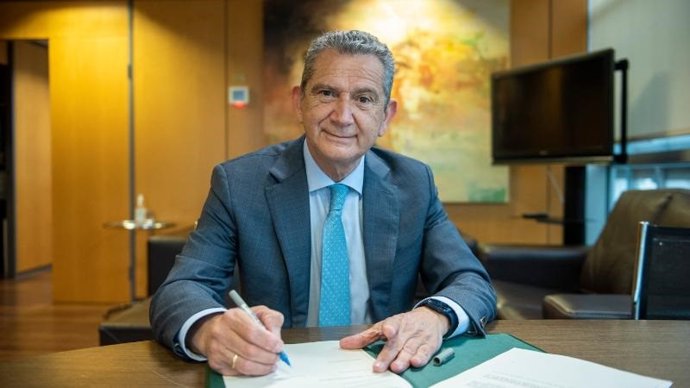 Archivo - El consejero de Hacienda y Administración Pública del Gobierno de La Rioja, Celso González.