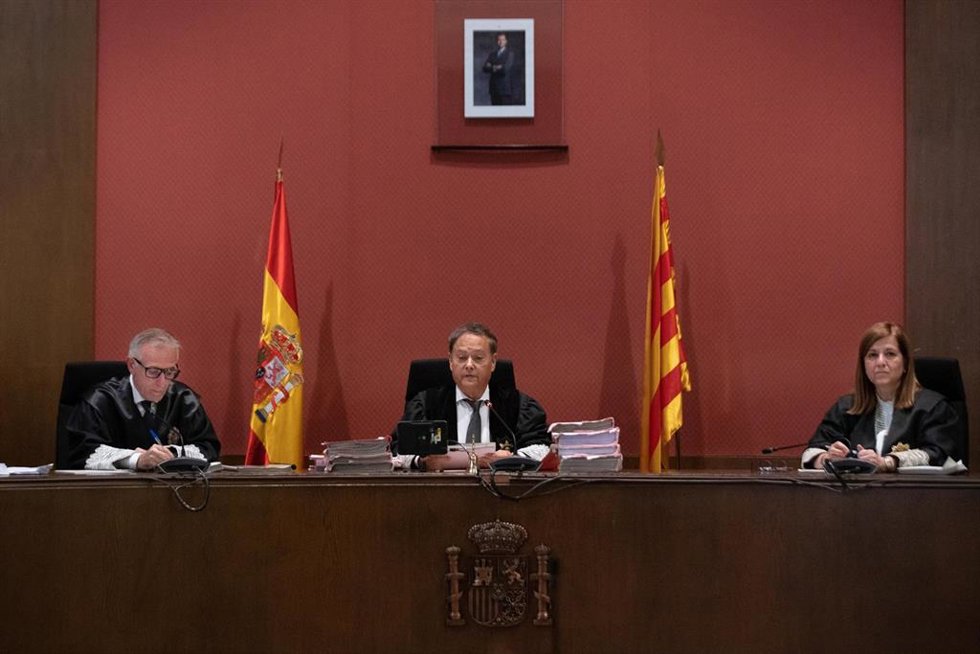 El tribunal del juicio a los miembros de la Mesa del Parlament de Catalunya en la XI Legislatura por presunta desobediencia durante el proceso soberanista del 1-O, a 14 de marzo de 2023, en Barcelona, Catalunya (España).