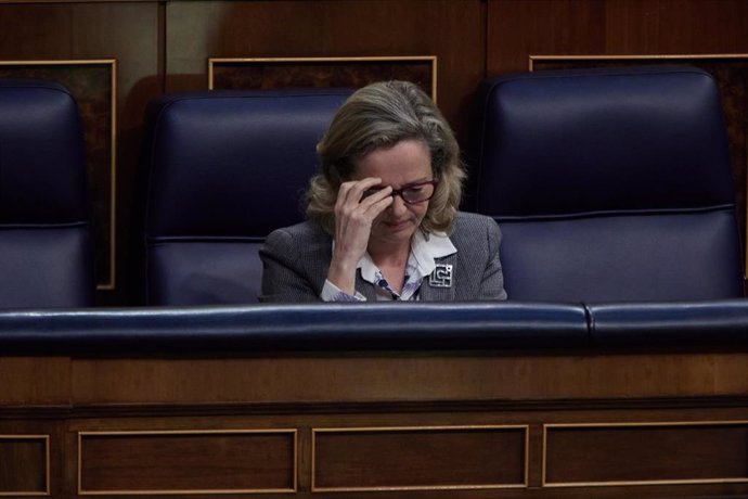 La vicepresidenta primera del Gobierno y ministra de Asuntos Económicos, Nadia Calviño, durante una sesión plenaria en el Congreso de los Diputados, a 15 de marzo de 2023, en Madrid (España). El pleno del Congreso de los Diputados celebra hoy una sesión