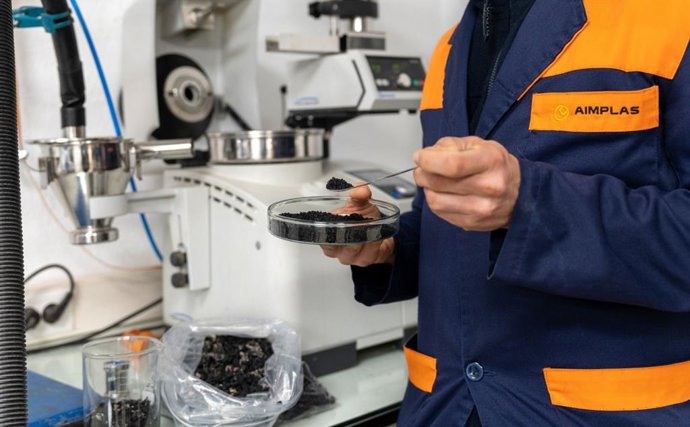 El Consell dona suport al desenvolupament d'un nou sistema de reciclatge de pneumtics més sostenible per a obtindre millors materials de construcció