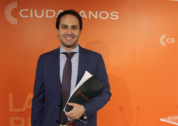 El candidato de Ciudadanos (CS) La Rioja, Ángel Íñiguez