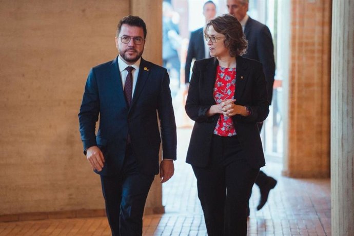 El presidente de la Generalitat, Pere Aragons, junto a la consellera de Acción Exterior y Unión Europea, Meritxell Serret, en Colombia.