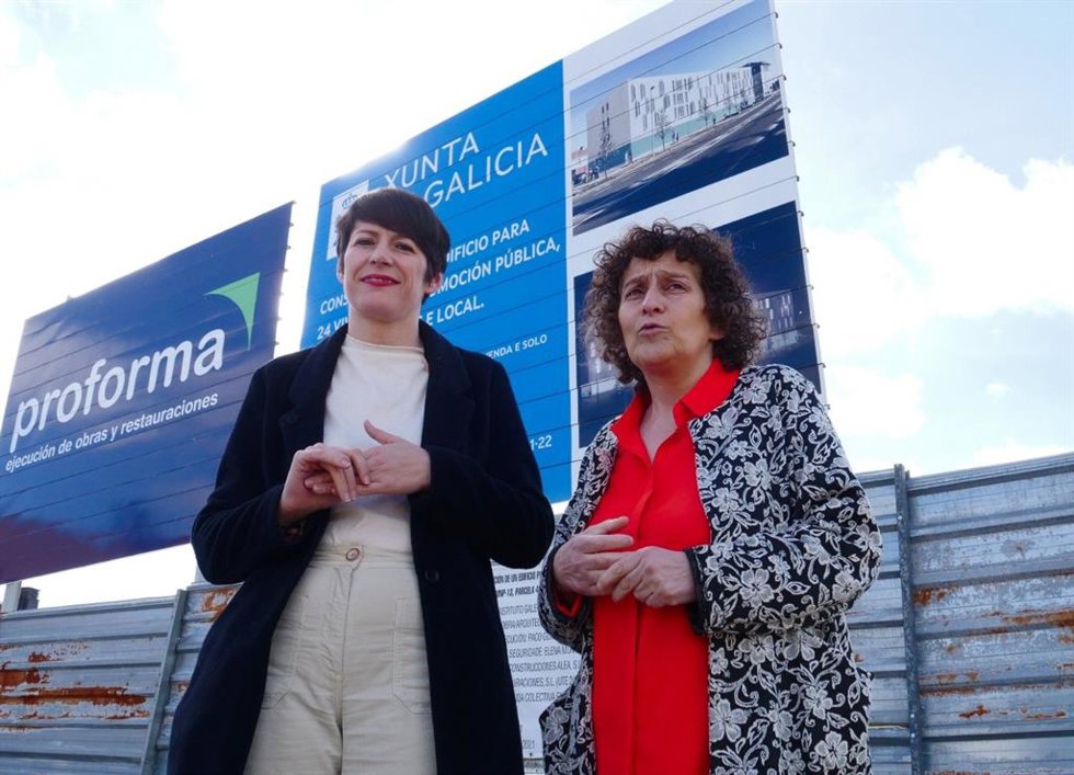 La portavoz nacional del BNG, Ana Pontón, y la candidata del BNG a la Alcaldía de Santiago, Goretti Sanmartín