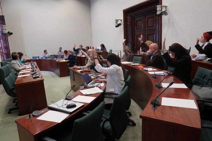 Vots a favor de la compareixena del conseller Carles Campuzano