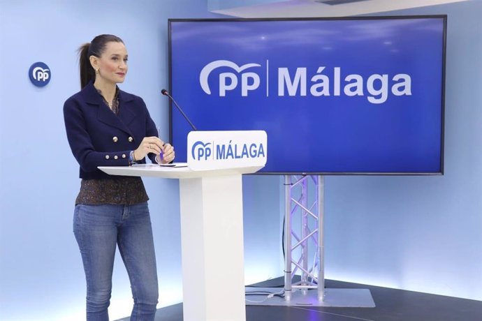 La portavoz del PP de Málaga, Elisa Pérez de Siles, en rueda de prensa