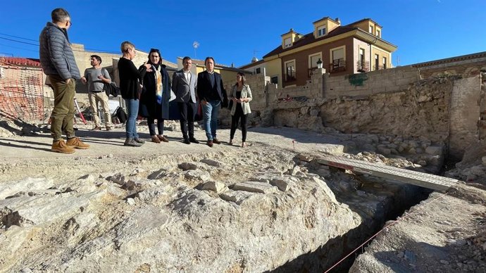 Excavaciones arqueológicas en el solar de la Plaza de Santiago