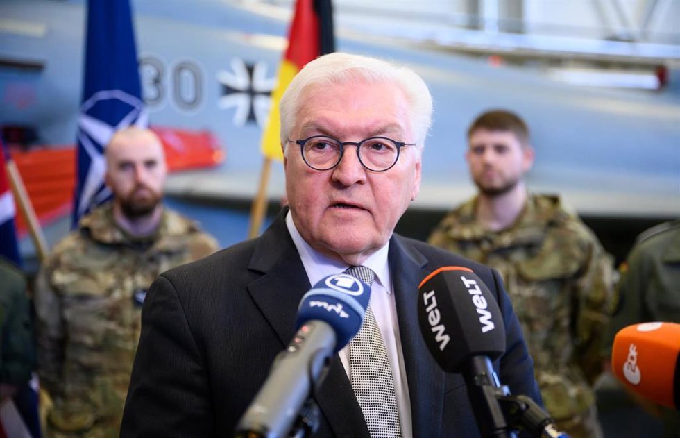 El presidente de Alemania, Frank-Walter Steinmeier, en la base militar de Amari, en Estonia