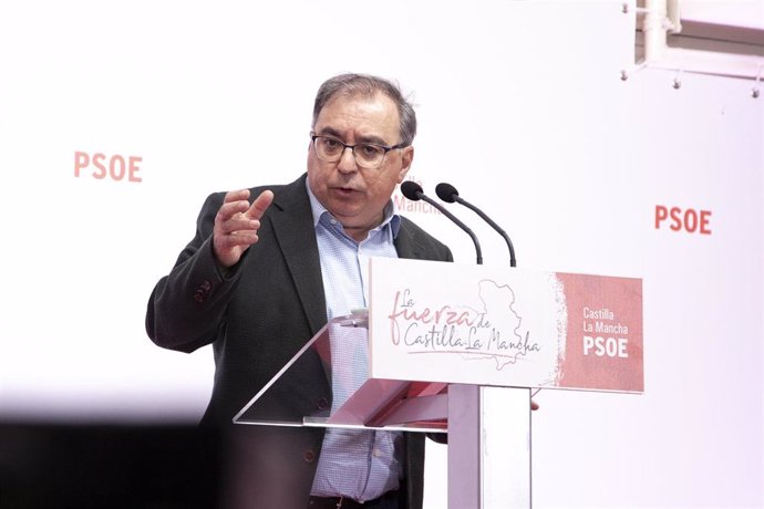El presidente del Grupo Socialista en las Cortes de C-LM, Fernando Mora