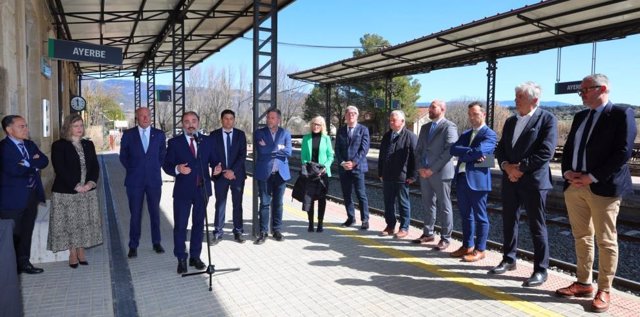 La inversión para la renovación integral de los tramos pendientes de la línea Huesca-Canfranc asciende a144 millones de euros.