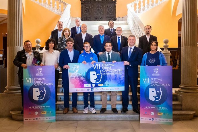 Guevara, en la presentación del festival 'Otras Capacidades', que fomenta el deporte inclusivo, en el Ayuntamiento hispalense.