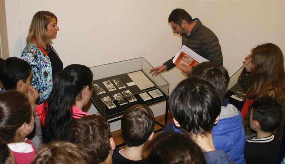 Archivo - Nota Visitas Guiadas A Aula Poética José Luis Hidalgo 