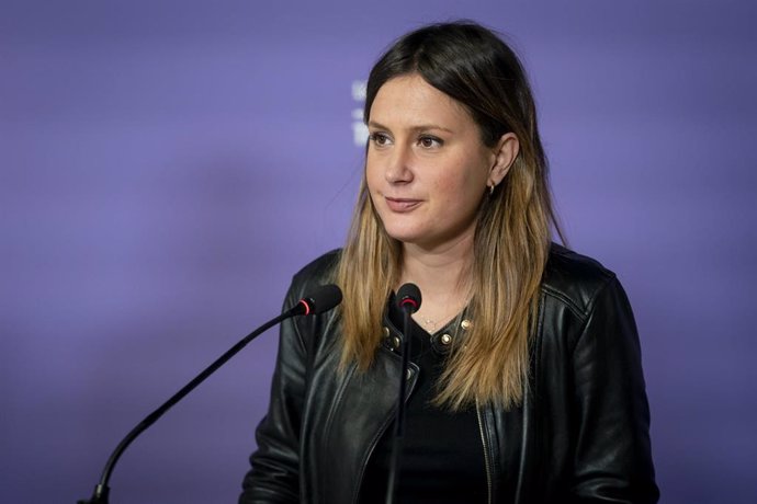 La coportavoz de Unidas Podemos en la Asamblea de Madrid y candidata a la Presidencia regional, Alejandra Jacinto, ofrece una rueda de prensa en la sede de Podemos, a 20 de febrero de 2023, en Madrid (España).