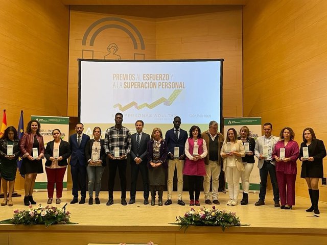 Imagen de los estudiantes galardonados