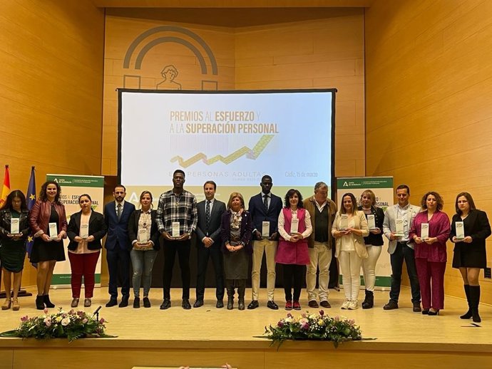 Imagen de los estudiantes galardonados