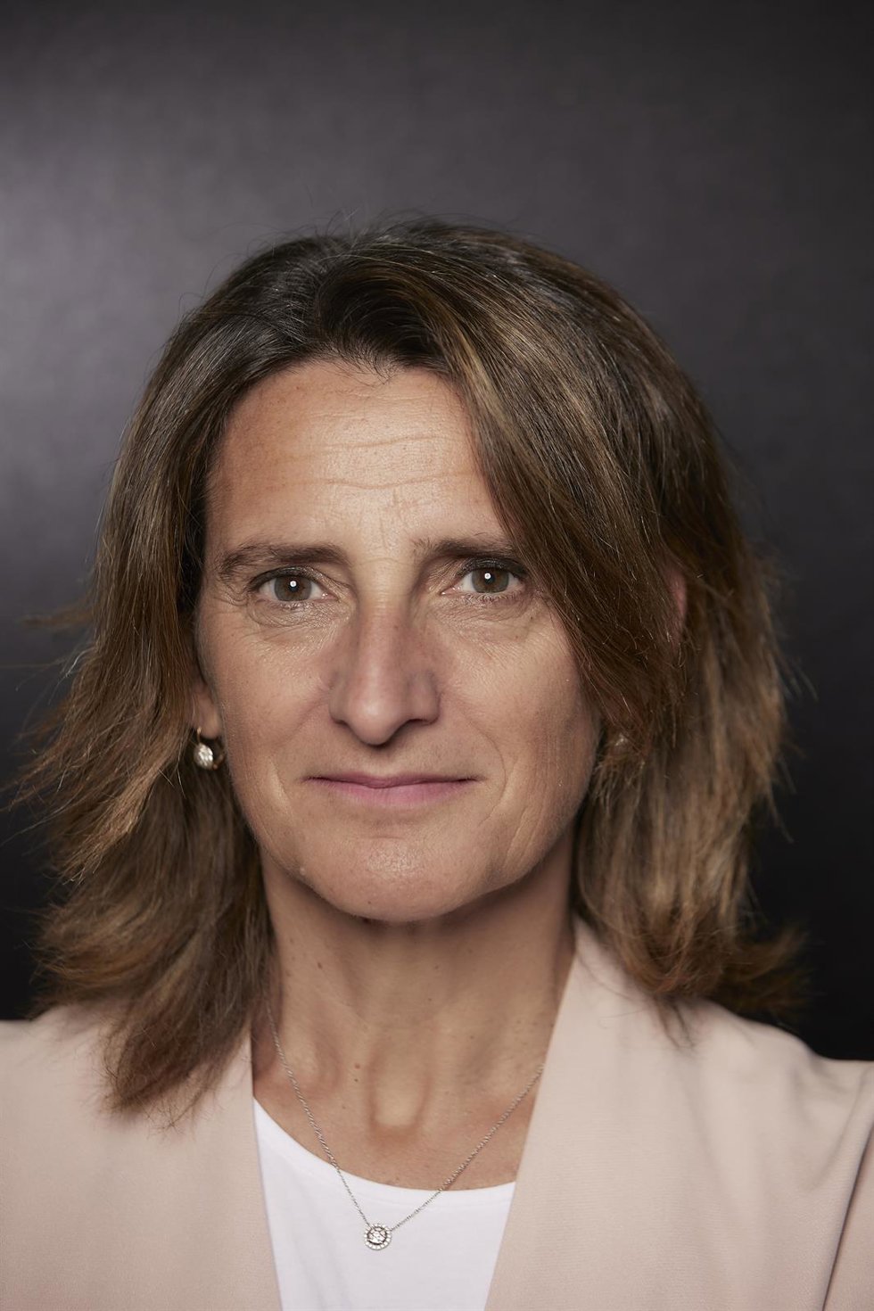 Archivo - La vicepresidenta tercera del Gobierno y ministra para la Transición Ecológica y el Reto Demográfico, Teresa Ribera