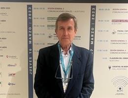 El doctor Javier García-Samaniego, coordinador de la Alianza para la Eliminación de las Hepatitis Víricas en España (AEHVE).