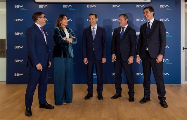 Directivos de BBVA que asistieron a la reunión del Consejo Asesor Regional en Canarias (CAR) del banco