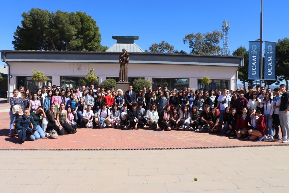 Más de 100 estudiantes de Bachillerato y FP Superior participan en las Olimpiadas Científicas de UCAM Cartagena
