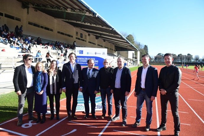 Representantes da Xunta, a Deputación da Coruña, o Concello de Santiago e a USC.