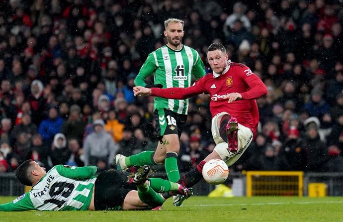  Manchester United's Wout Weghorst scores his side's fourth goal during the UEFA Europa League round of 16 first leg soccer match between Manchester United and Real Betis at Old Trafford