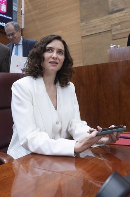 La presidenta de la Comunidad de Madrid, Isabel Díaz Ayuso, durante un pleno en la Asamblea de Madrid, a 16 de marzo de 2023