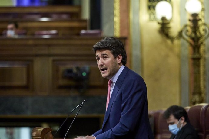 Archivo - El diputado de Vox, Ángel López Maraver, interviene en una sesión plenaria en el Congreso de los Diputados.