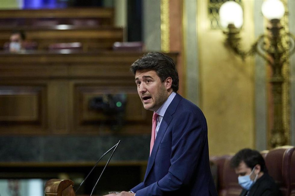 Archivo - El diputado de Vox, Ángel López Maraver, interviene en una sesión plenaria en el Congreso de los Diputados.