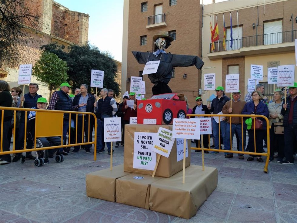 Expropiados de Parc Sagunt II amenazan con nuevas protestas: "El trato a los agricultores es una ignominia"