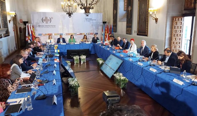 Archivo - El consejero de Salud, Juan José Pedreño, participa en el Consejo Interterritorial de Salud, celebrado en Galicia