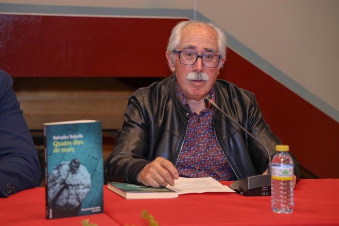 Salvador Balcells convierte las Fallas en thriller con la novela 'Quatre dies de mar'