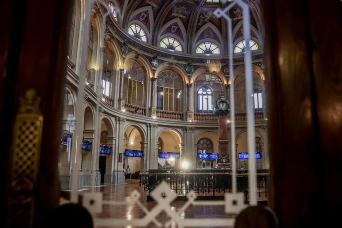 Archivo - Vista general del Palacio de la Bolsa