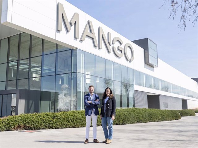 La directora de Mango StartUp Studio, Belen Rallo, y el fundador y ceo de La Más Mona, Polo Villaamil